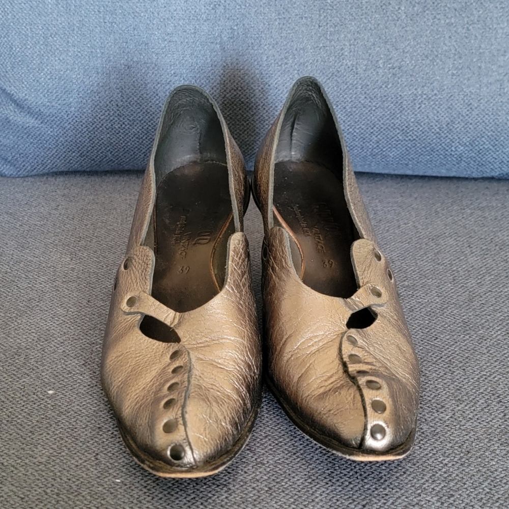 CYDWOQ Vintage Italian Leather Kitten heels